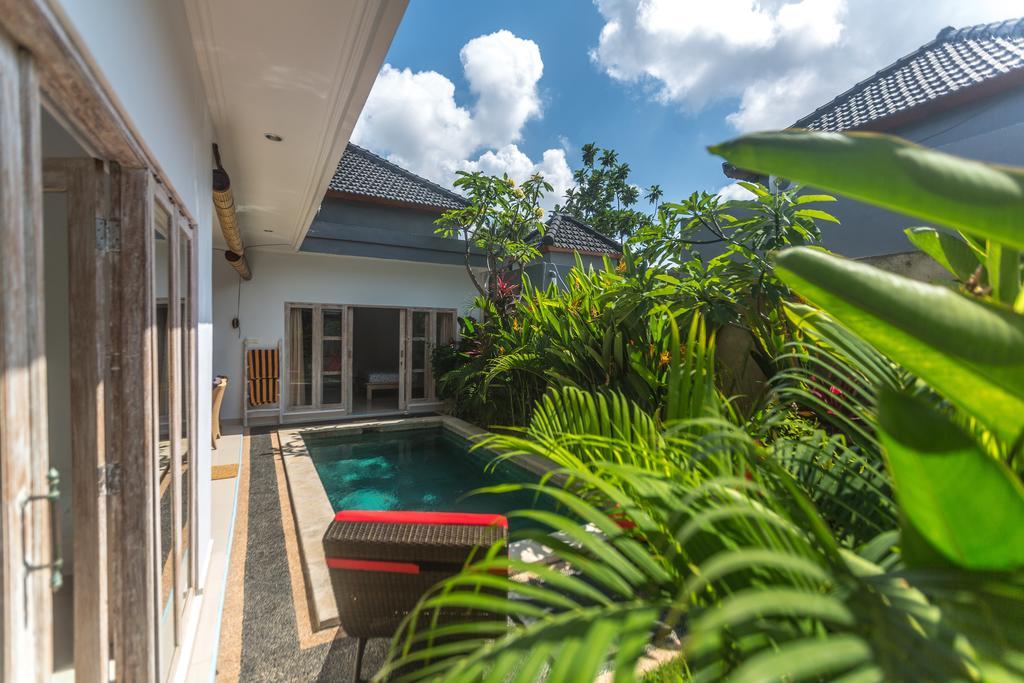 Castro Villa Seminyak Exterior foto